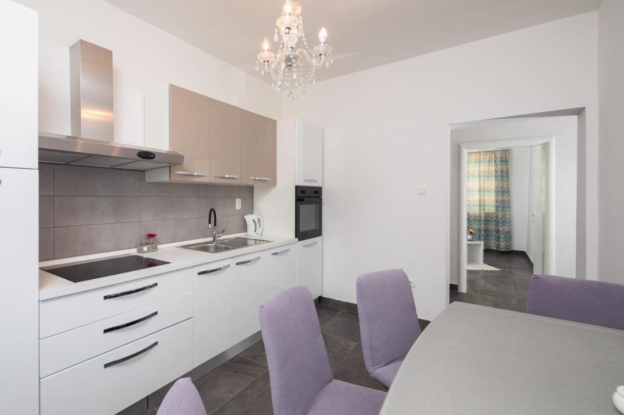 Sky Way Apartments 두기라트 외부 사진