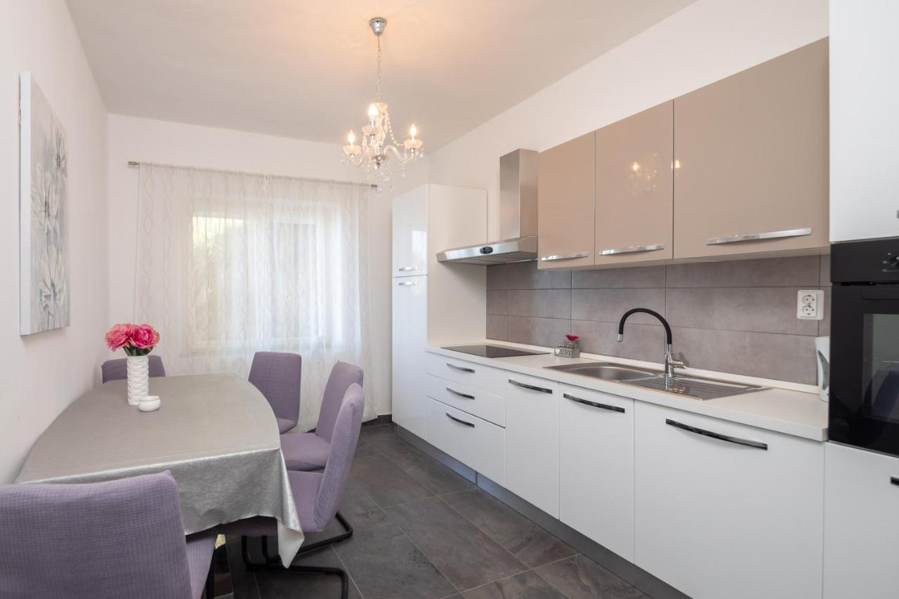 Sky Way Apartments 두기라트 외부 사진